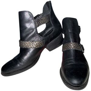 Elliott Lucca Raffaela Cutout Booties – Black Leather, Size 9